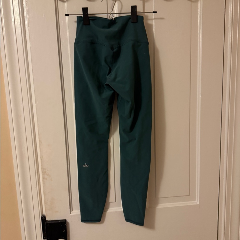 Alo Yoga Leggings - Picture 2 of 3